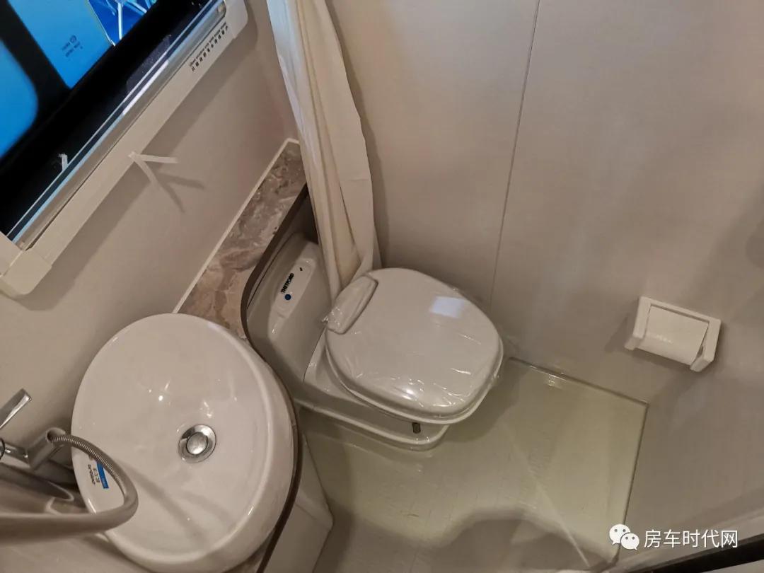 中额头内有大乾坤！洗衣机外置金冠格林卡诺E款