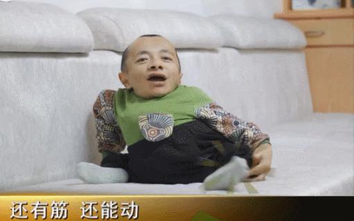 高165漂亮妻子嫁大10岁60厘米老公，被骂图钱，她：不在乎