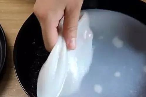 用小麦淀粉制作凉皮的方法,如何用小麦淀粉做凉皮