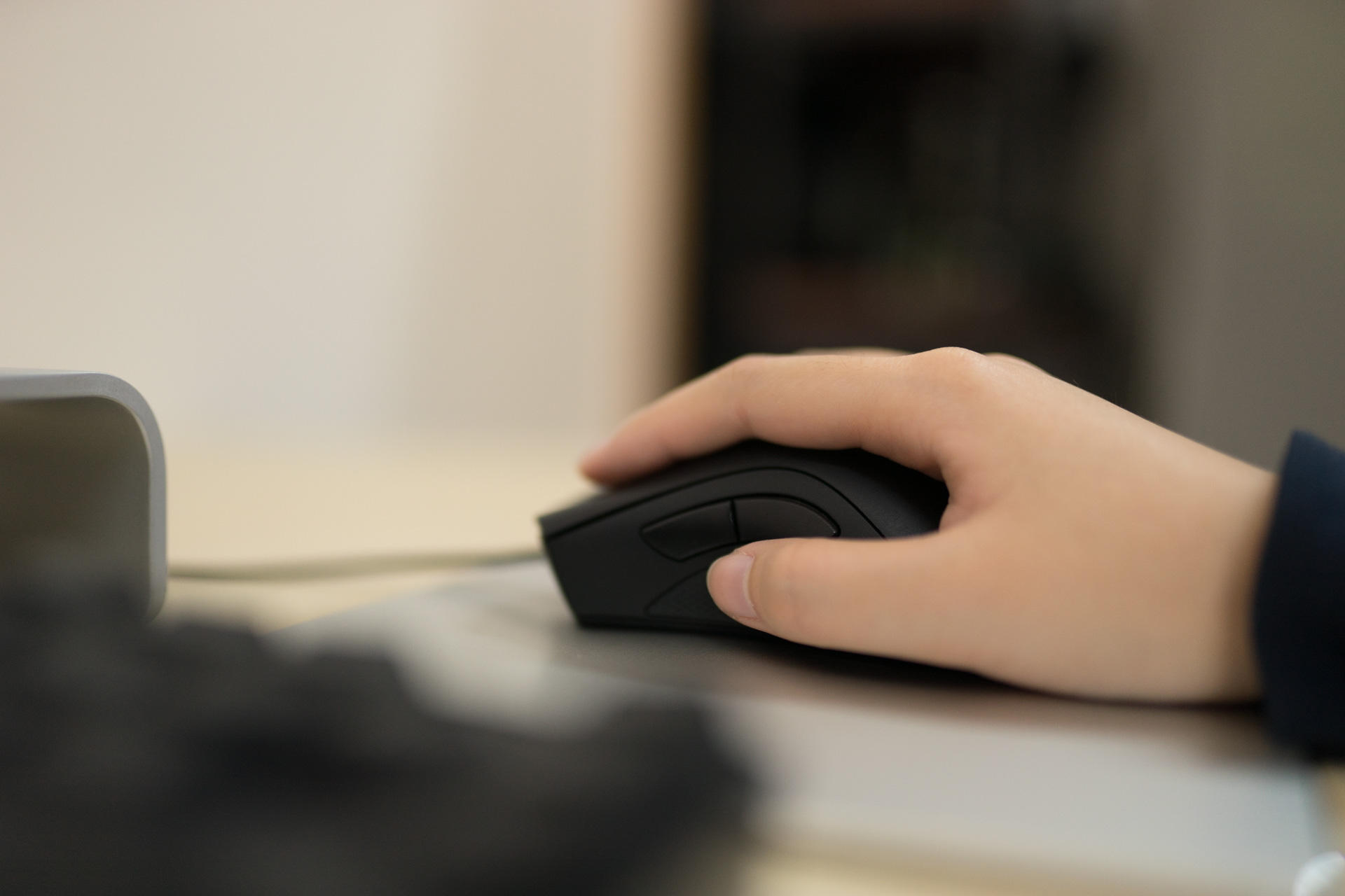 雷蛇炼狱蝰蛇鼠标用的什么微动,razer雷蛇鼠标炼狱蝰蛇标准版