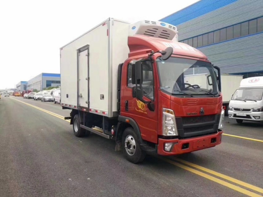 国六重汽豪沃单排冷藏车技术评测,国六重汽豪沃一排半冷藏车照片