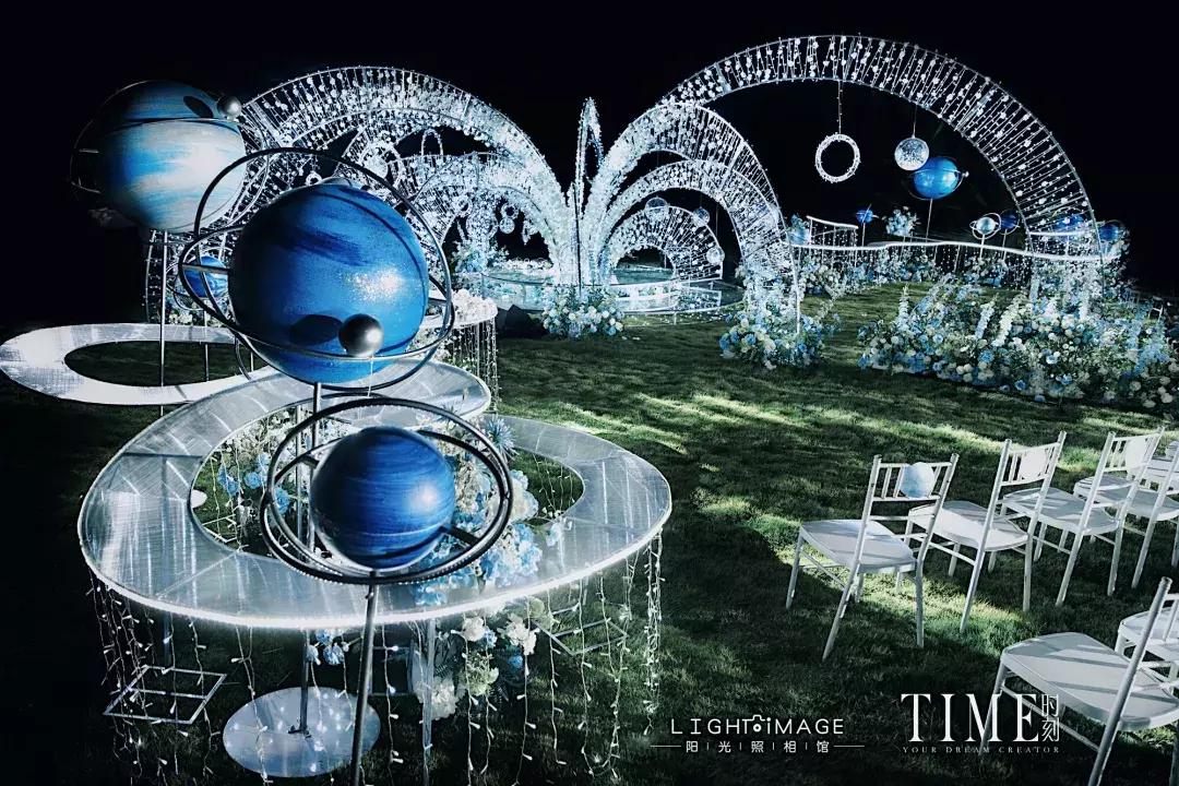 一场由3000米星星灯组成的梦幻婚礼《星夜花园》