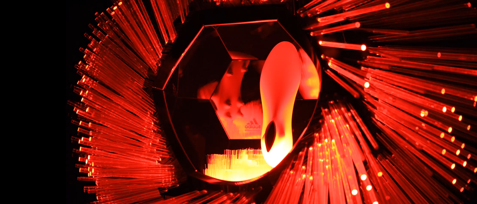 分享|看你“脸色”行事的互动装置