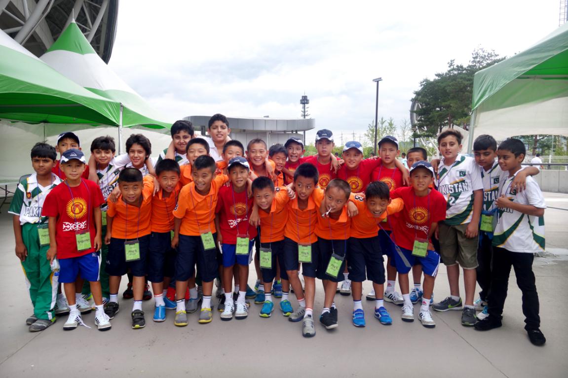 足球每一次经历都是一种成长,一只足球走天下