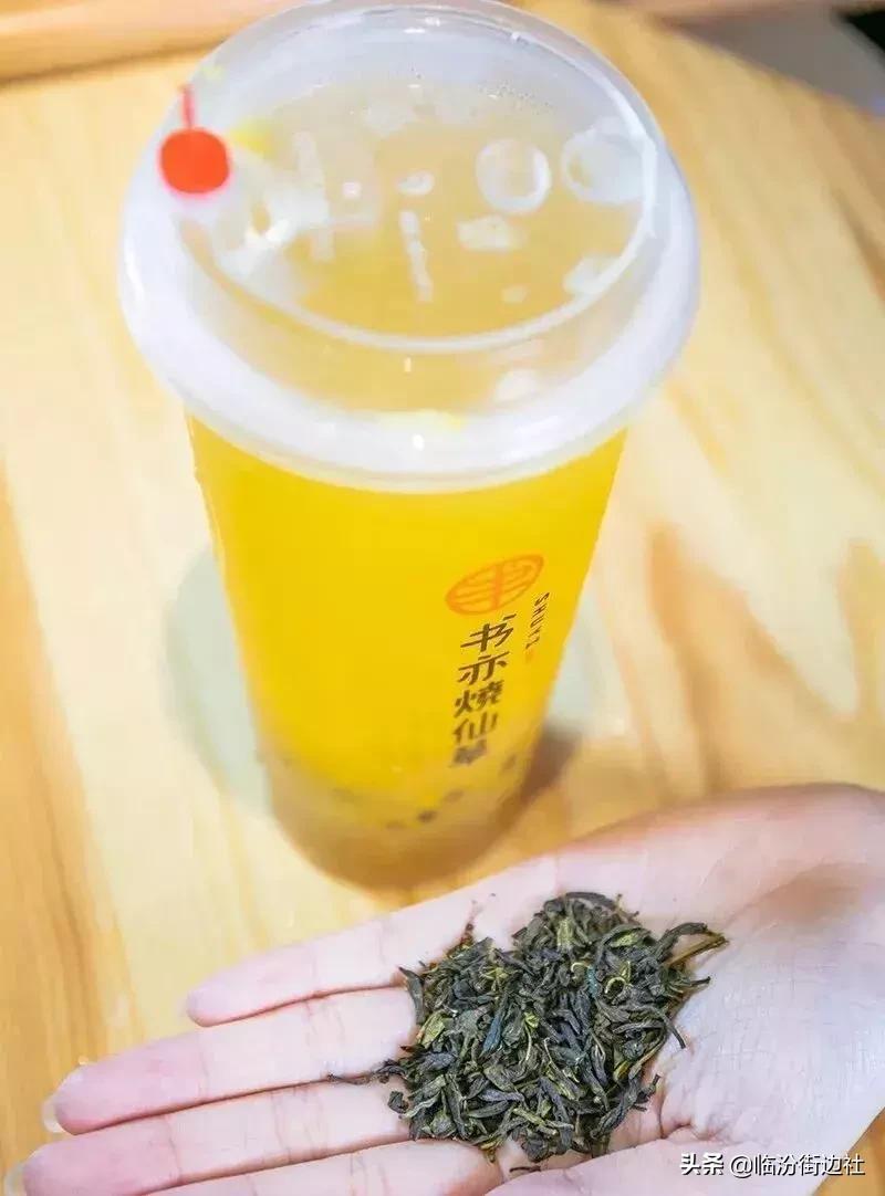 烧仙草桶装超大杯奶茶,超级有料烧仙草奶茶