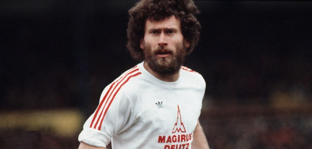 马尔蒂尼卡洛斯谁是第一左后卫,卡洛斯和阿什利科尔