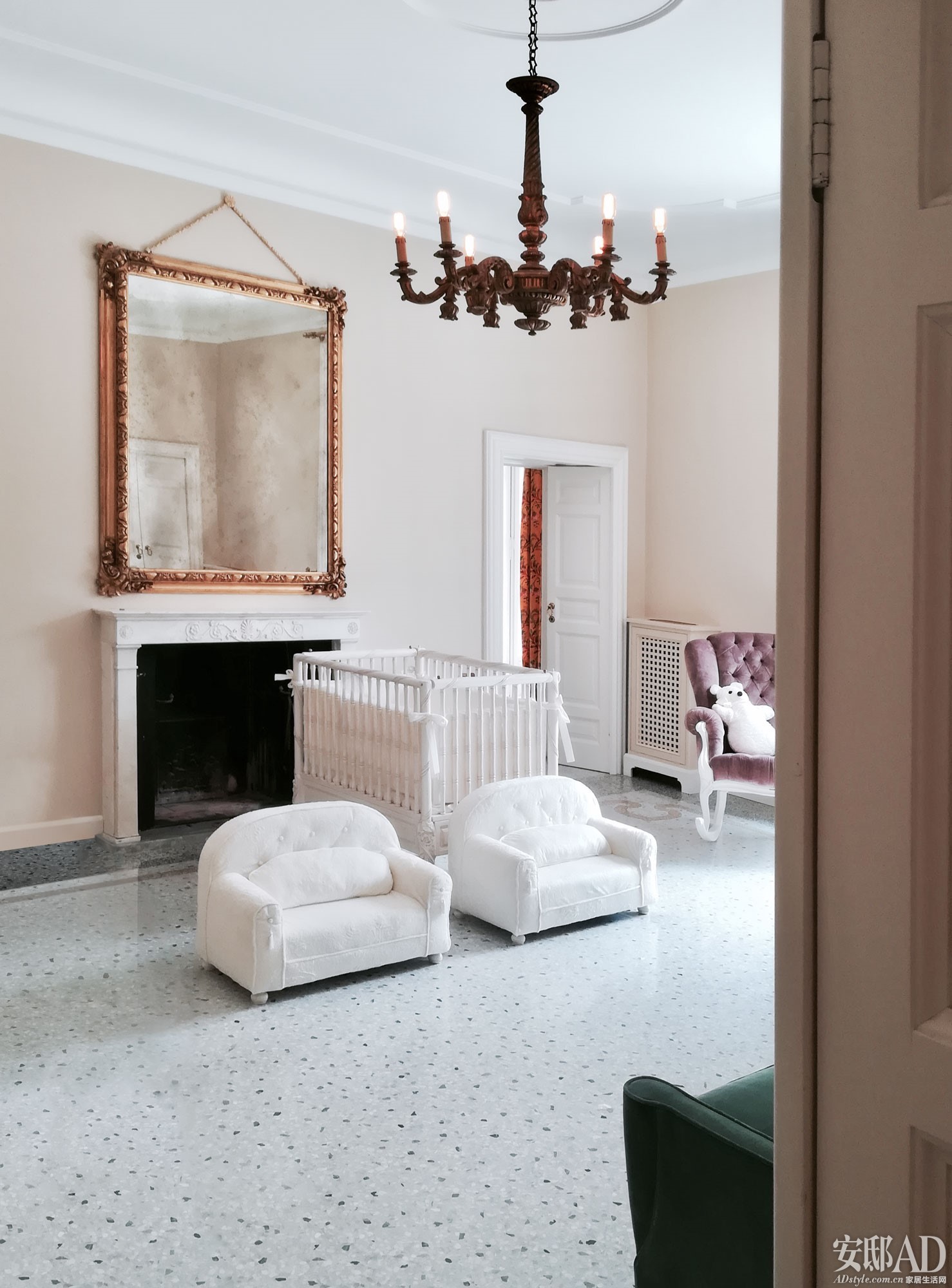 乔治克鲁尼妻子的一家,女儿奴英文