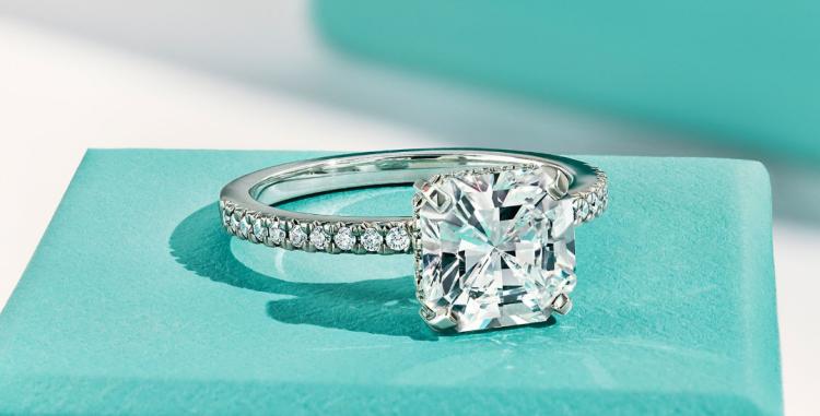 克莱因蓝跟宝蓝色的区别图片,克莱因蓝车有哪些