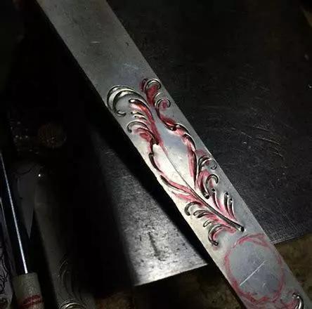 錾刻需要使用不同的錾子,錾刻工艺和篆刻工艺的区别