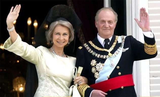 豢养1500位*妇情**，私生子遍布全国，晚年被迫*亡流**海外的西班牙国王