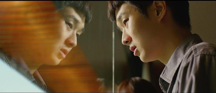 寄生虫故事梗概,寄生虫讲的是什么社会现象