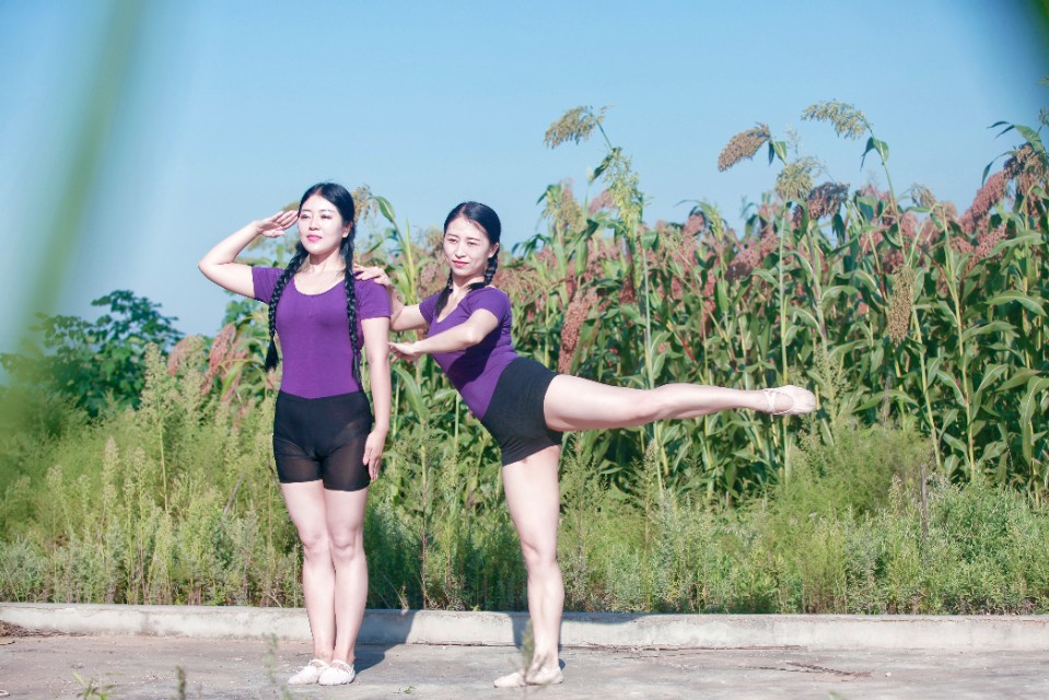 陕州区张茅乡：5000亩高粱红了,好似无际飘来的晚霞