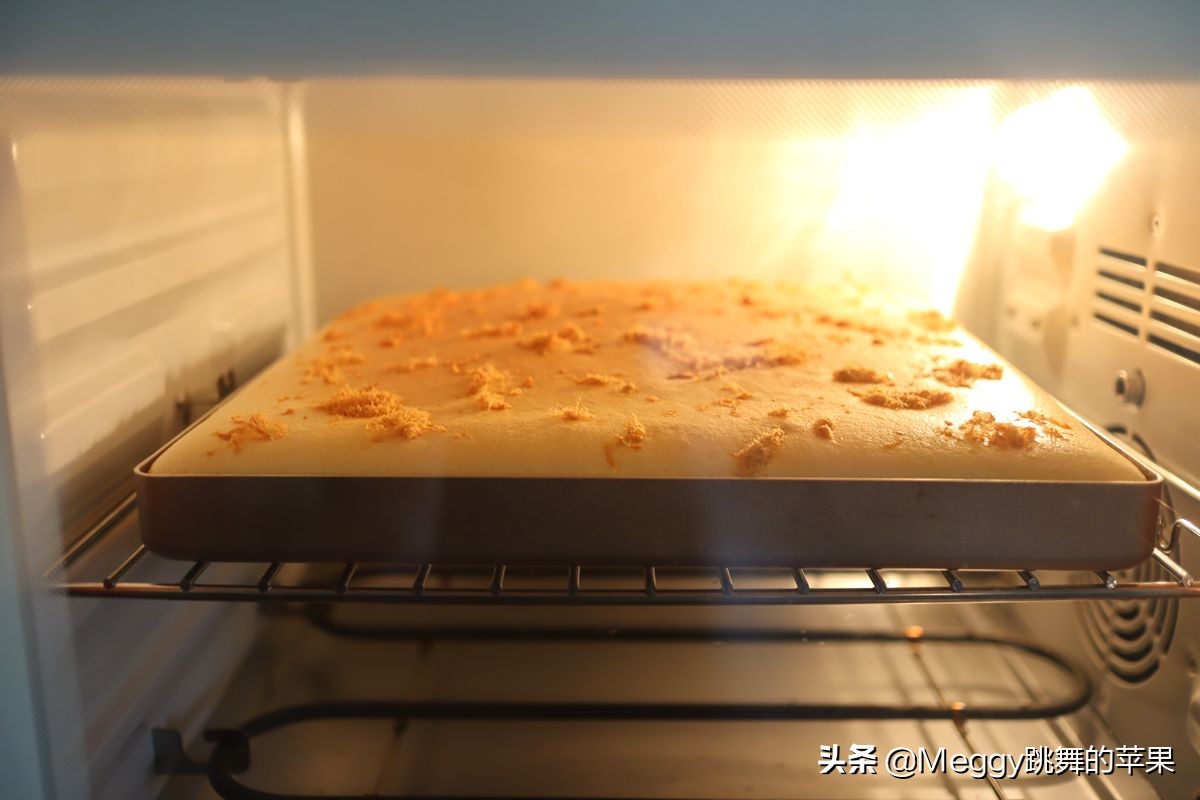 肉松蛋糕卷控出油,肉松蛋糕卷香甜咸香松软馋哭了