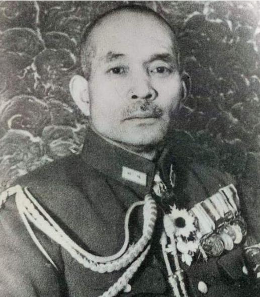 溥仪的日本*用御**挂，10年由校官升至中将，曾称溥仪“我的孩子”