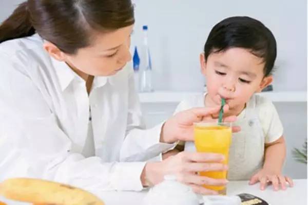 这3种饮料最好别喝,这5种饮料不推荐给孩子喝