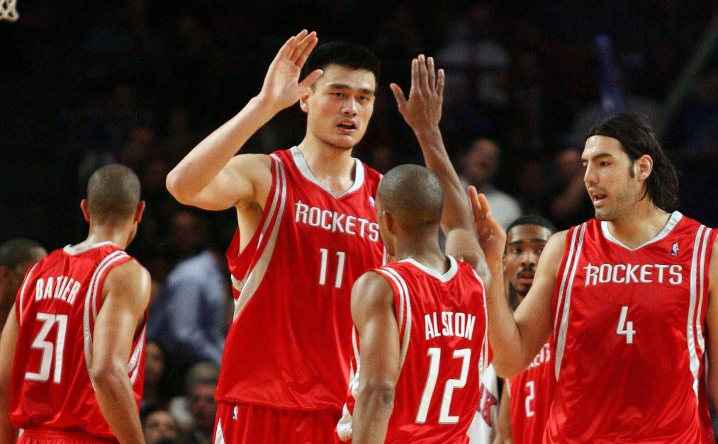 中国女篮2米28新星超级崛起,中国女篮最新名单及个人身高