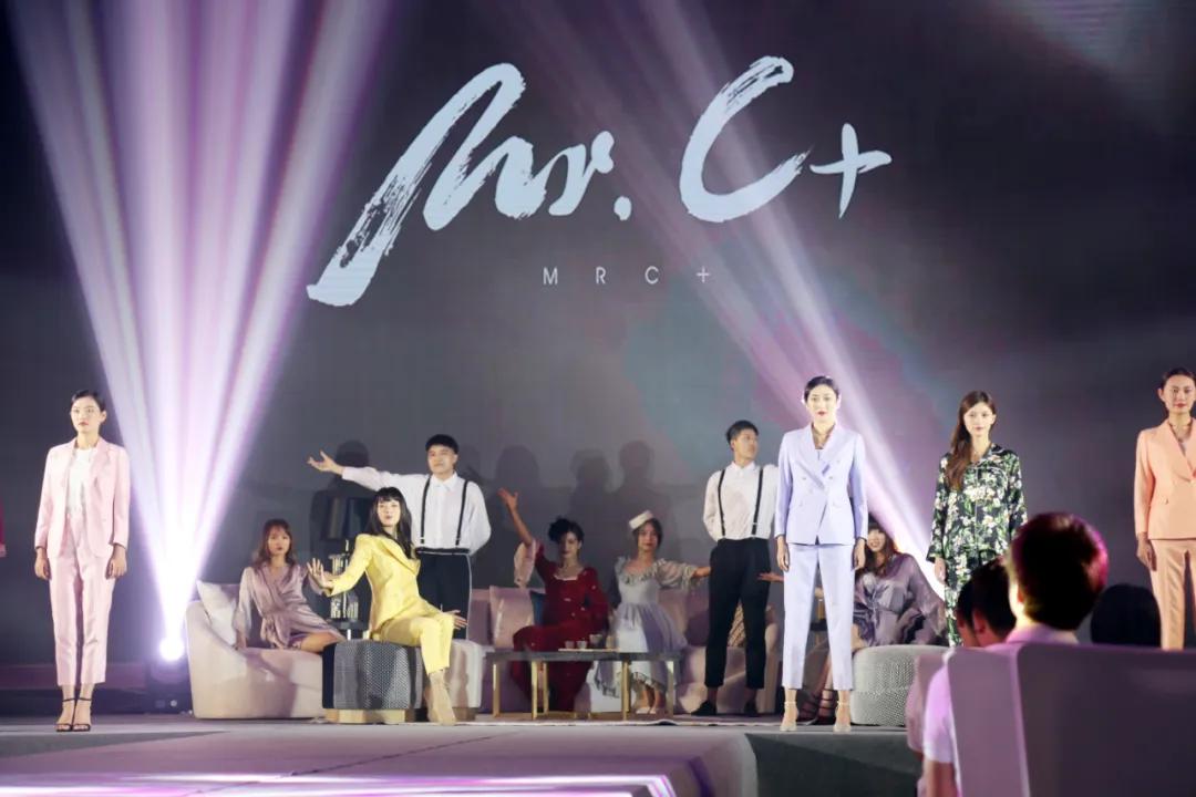 Mr.C+与峰上大宅装饰达成战略合作联盟，又多了一位强力的小伙伴