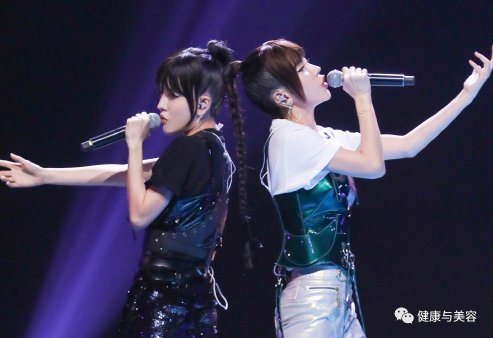 明日之子孟美岐搭配,明日之子孟美岐皮裤