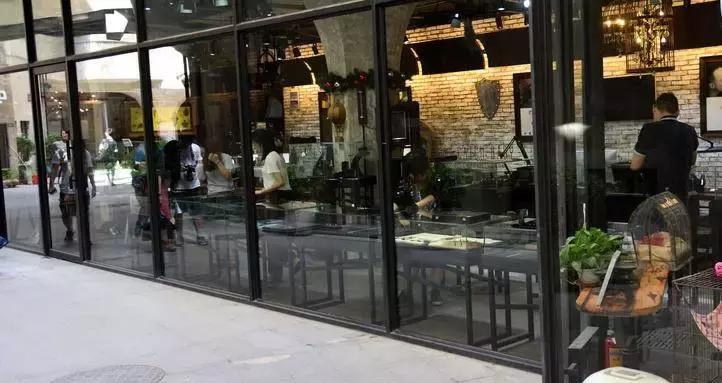 星巴克的套路是真的吗,记者卧底星巴克揭秘行业潜规则