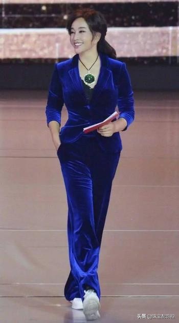 翡翠刘晓庆,中国翡翠女王刘晓庆坐拥百亿翡翠