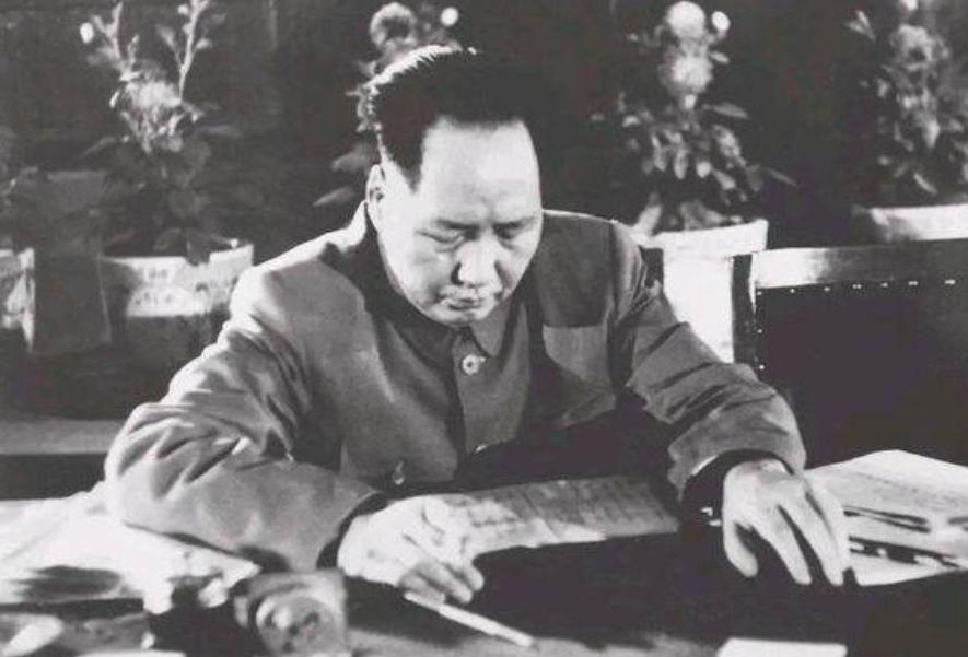 毛主席生前每月工资多少？中南海地下室发现的“废纸”，揭开谜团