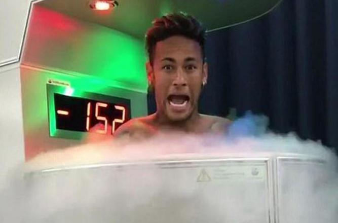 运动员为什么要进100多度的冷冻箱,足球运动员进入液氮