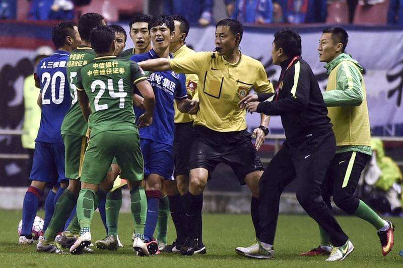 中超裁判反应集锦,中超裁判罕见树立权威事件