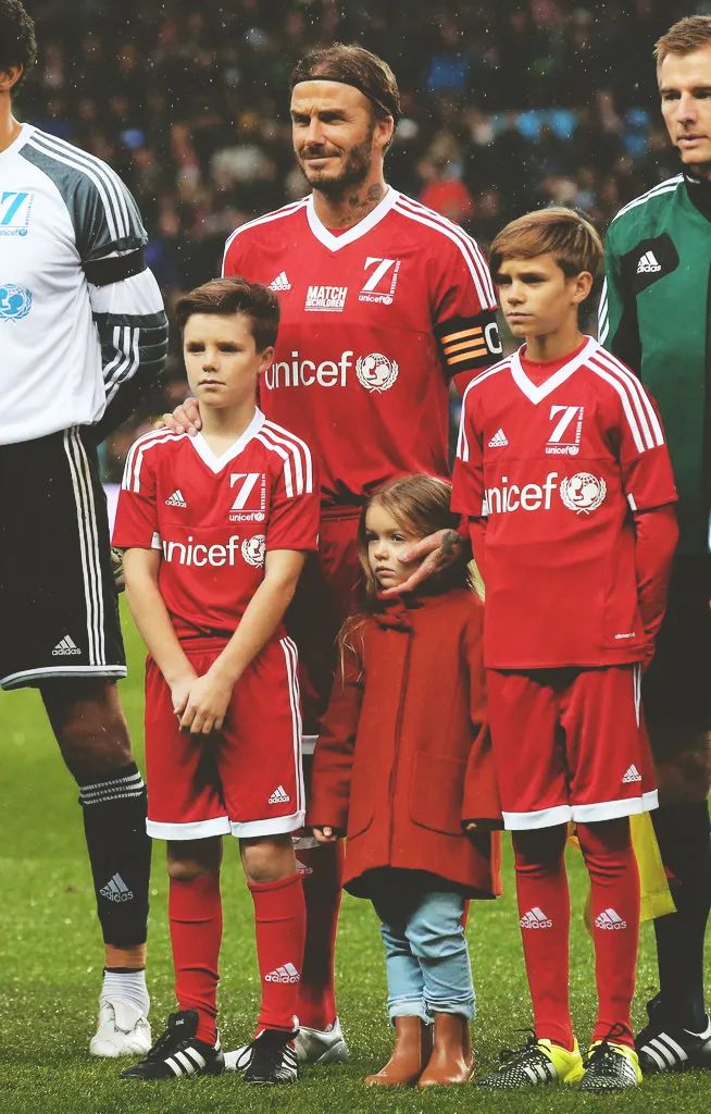 年轻时候的大卫贝克汉姆,45岁的贝克汉姆年轻照