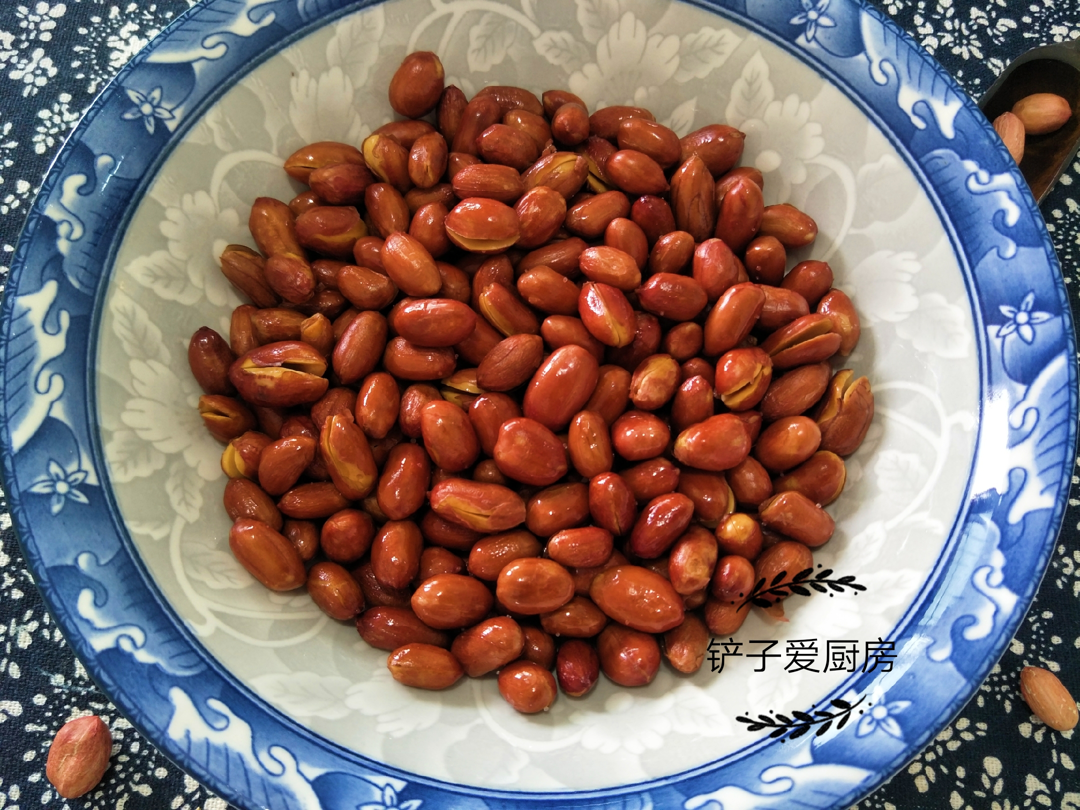 油炸花生米,刚下锅就炸糊了,教你正确做法,花生酥脆不糊不返潮