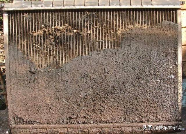 开车水温正常停车水温过高,水温表行驶正常停车高温是咋回事