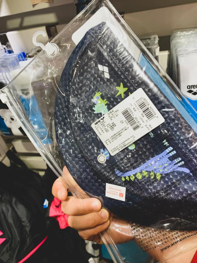 带宝宝游泳用什么泳镜,儿童初学游泳需要买泳帽吗