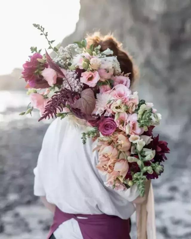 开一个花店大概能挣多少钱,成都开花店一个月能挣多少钱