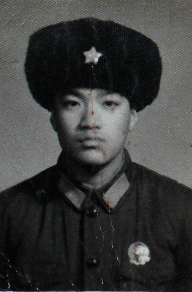 我在部队入*党**的经历*党**员要吃苦在前享受在后