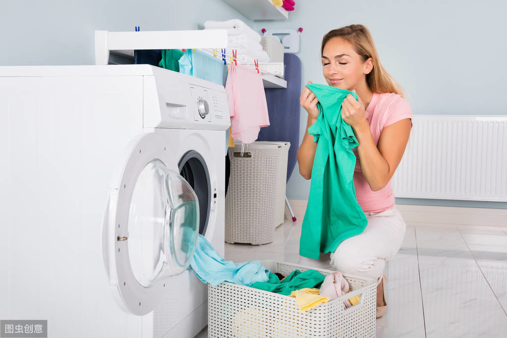 袜子跟裤子一起洗会得妇科病吗,袜子和衣物一起洗会传染脚气吗