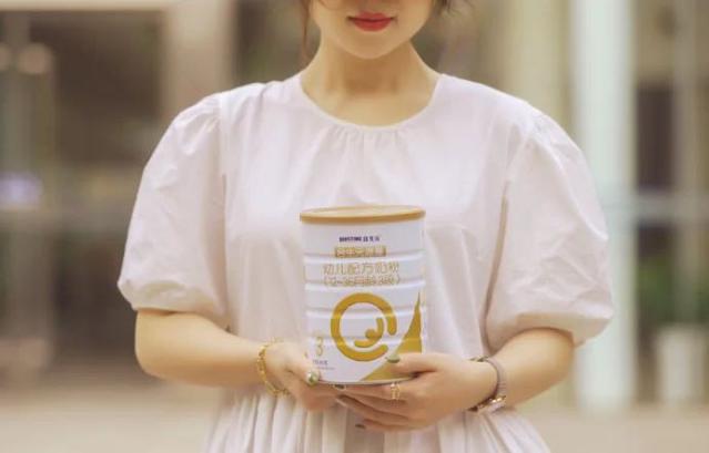 一岁半宝宝容易便秘喝哪种奶粉,一岁半喝奶粉便秘便干怎么办