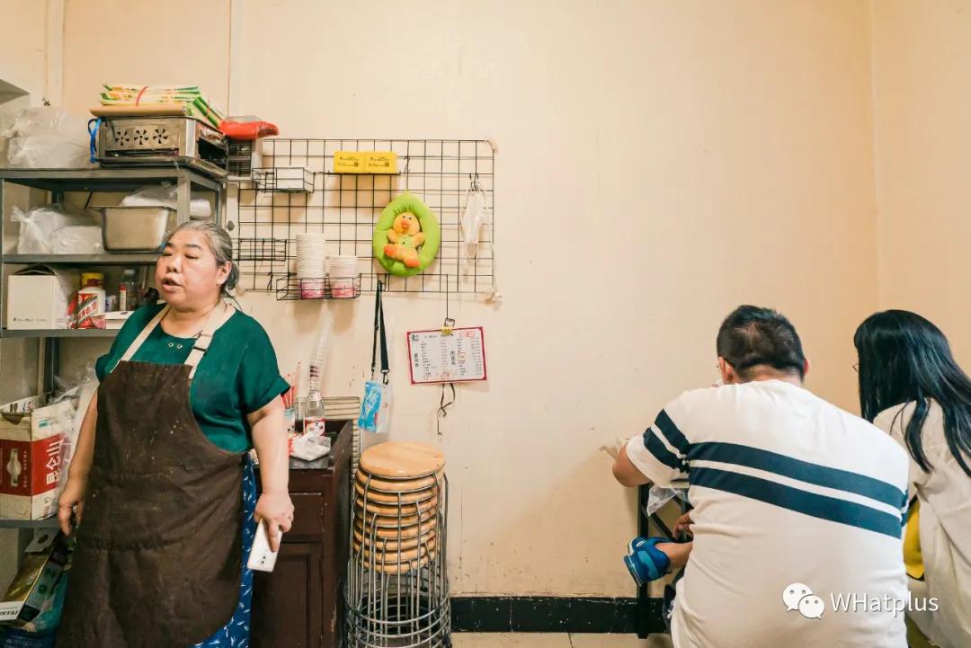 只有一张桌子的烧烤,只有3张桌子的川菜馆
