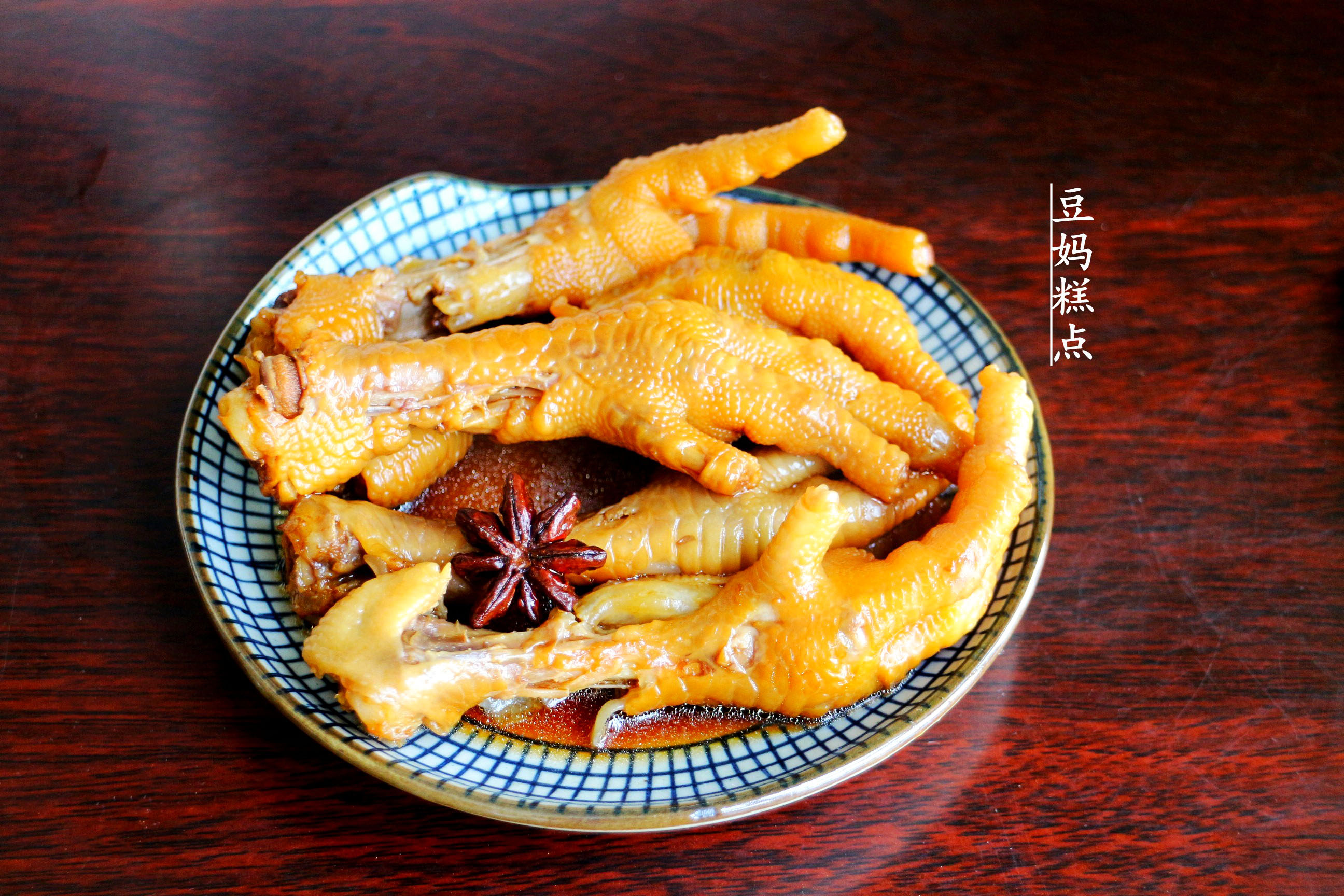 电饭煲鸡爪加啤酒的家常做法,电饭煲焖鸡爪做法
