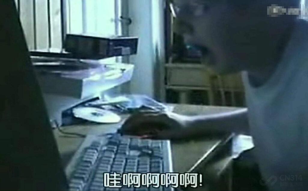 家里人看电视我玩电脑游戏就卡,家里看电视一卡一卡的怎么回事