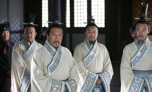 正确判断敌我实力想出应对方法,如何辨别敌我阵容优劣