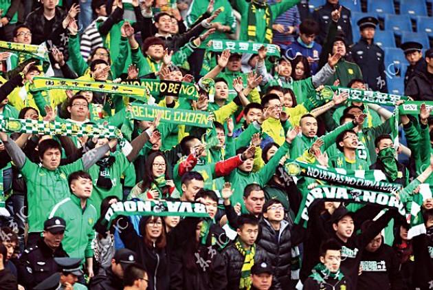 足球真实起源于哪个国家,足球是从哪个国家传下来的