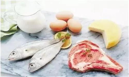 血液病引起血小板减少吃什么好,血液病引起白细胞增高怎么治疗