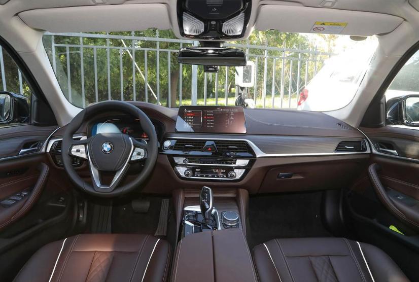 宝马5系油电混合值不值得购买,宝马5系哪一款不保值