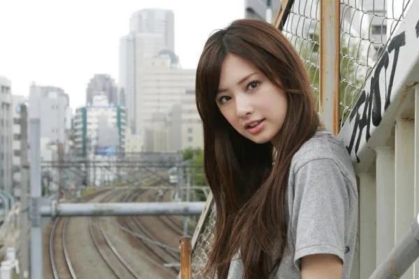 日本最美女人石原里美,广濑丝丝和石原里美