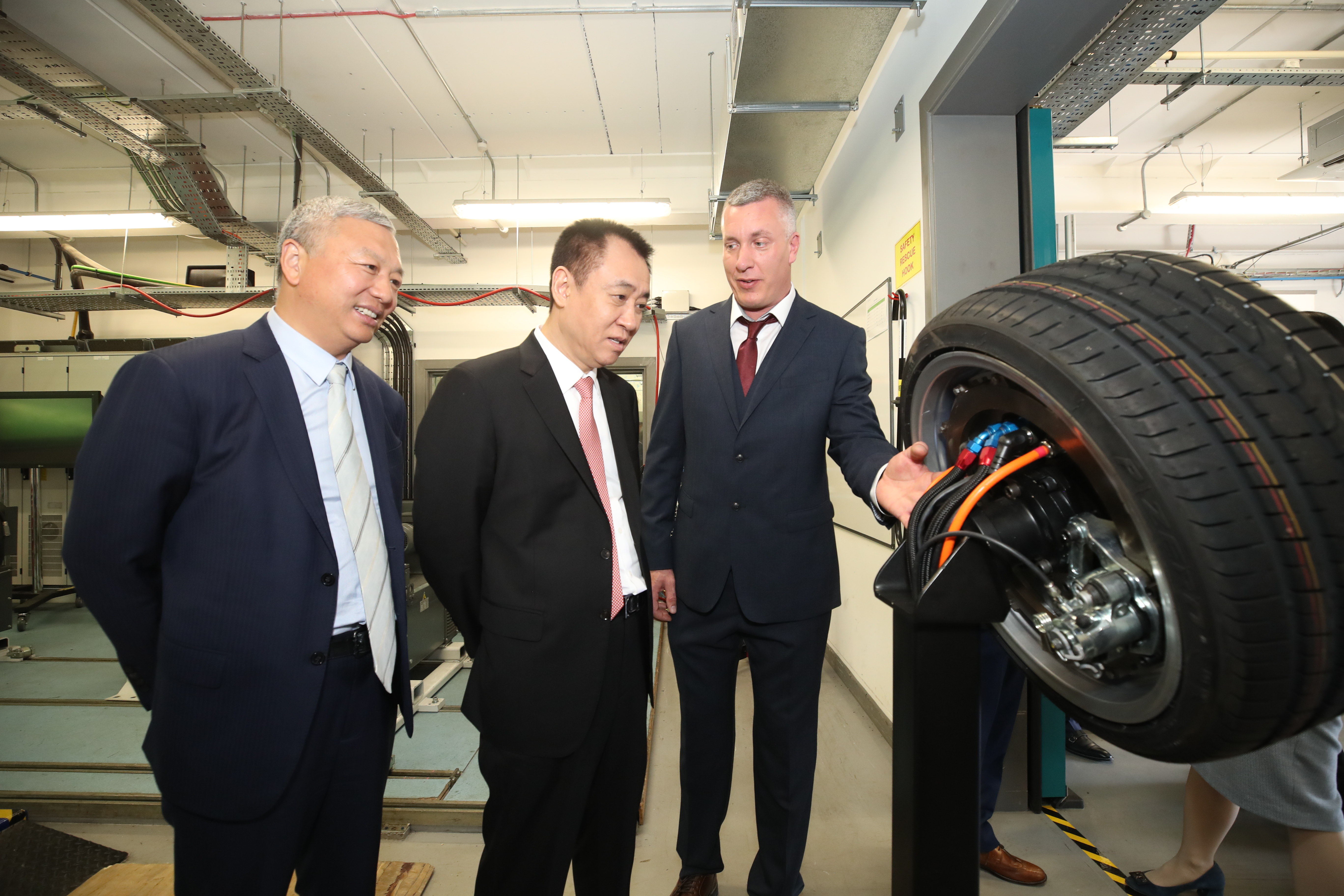 许家印为什么能拿千亿级项目,许家印千亿项目