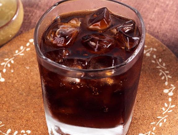 狗狗要喝什么水,狗狗每天喝几次水最好