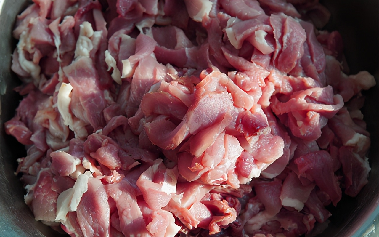 正宗年味腊肠的做法,快过年了做腊肠