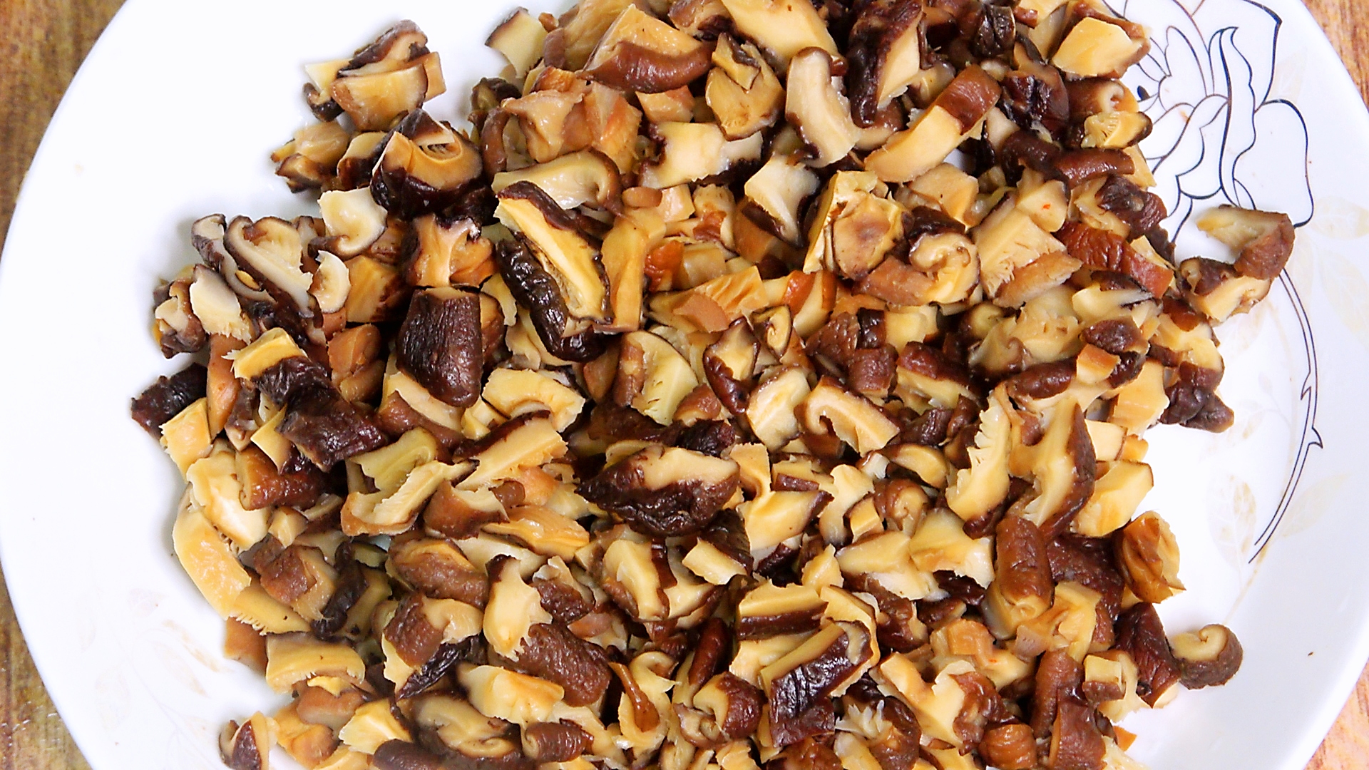 下饭神器香菇牛肉酱不是辣的,罐装下饭牛肉酱香菇味