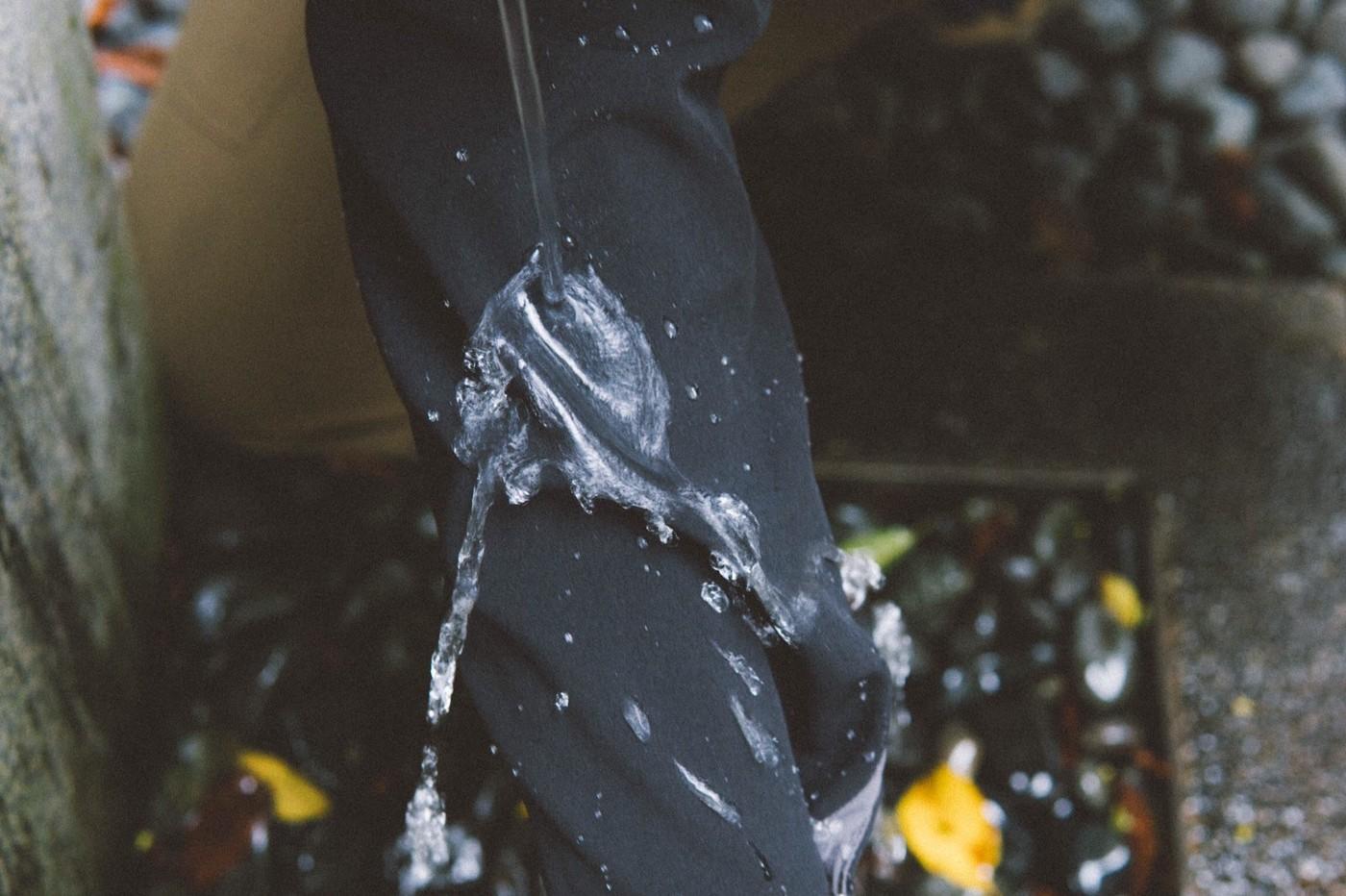 haglofs软壳裤功能,haglofs硬壳冲锋裤