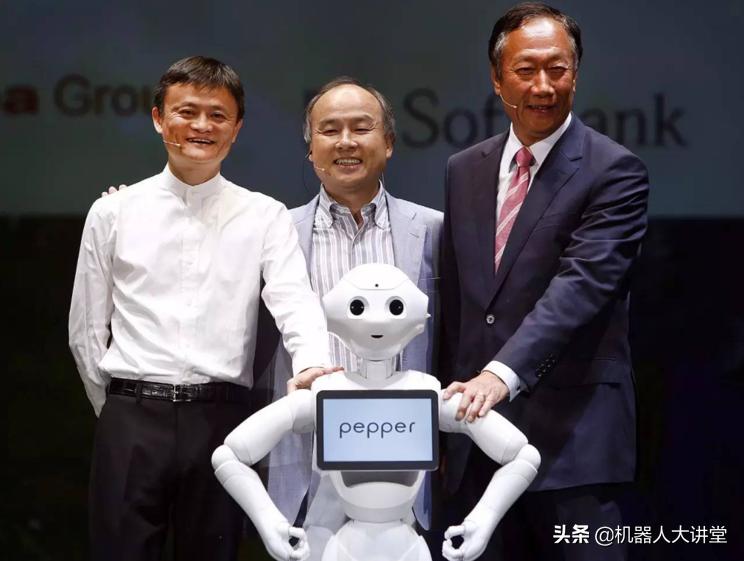 pepper机器人和nao机器人,pepper机器人摔倒了会起来吗
