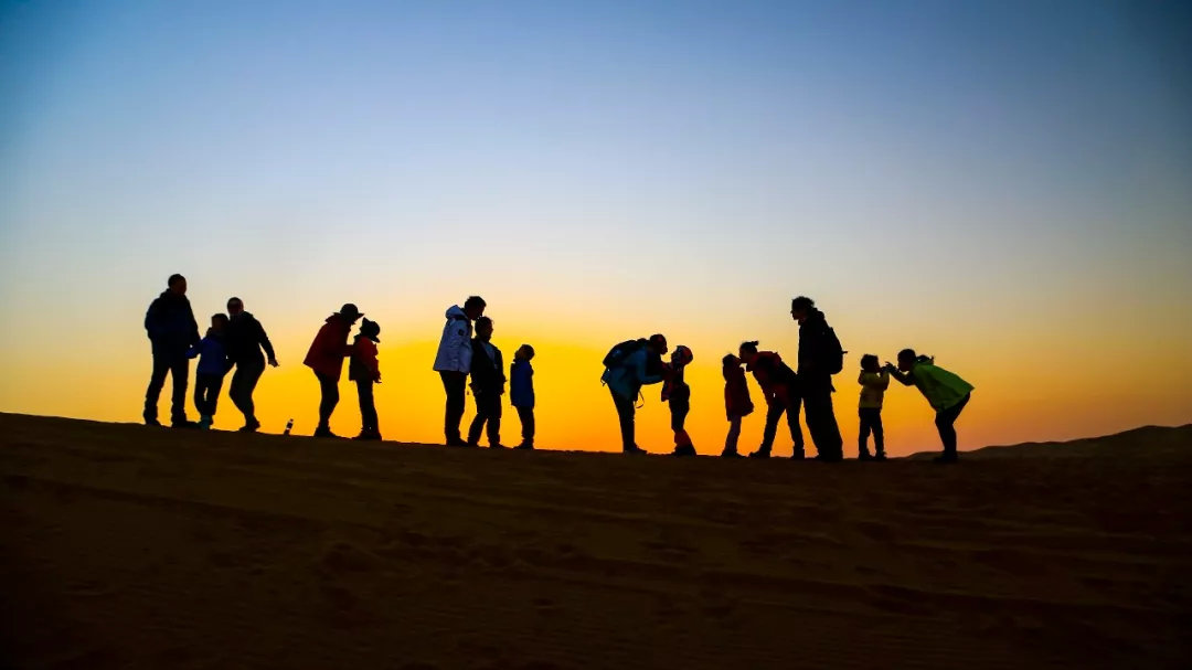 沙漠亲子营价格 (沙漠亲子陪伴营优惠政策)